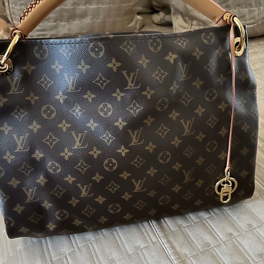 Louis Vuitton Monogram Artsy MM